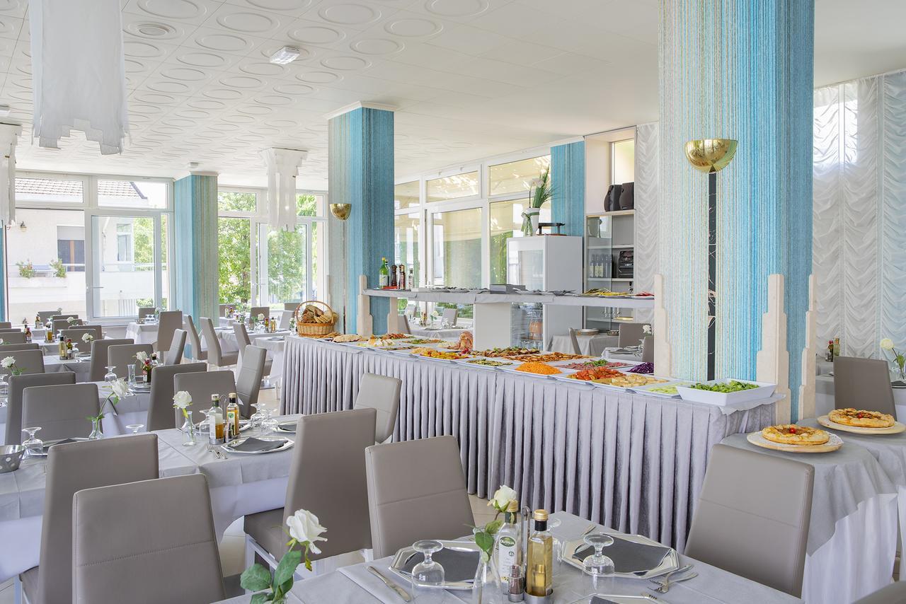 Hotel Pacific Cattolica Exteriör bild